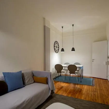 Apartment Minimal Chic In